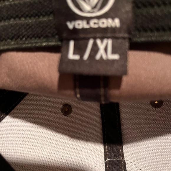 Volcom Fitted Ballcap - Picture 3 of 4